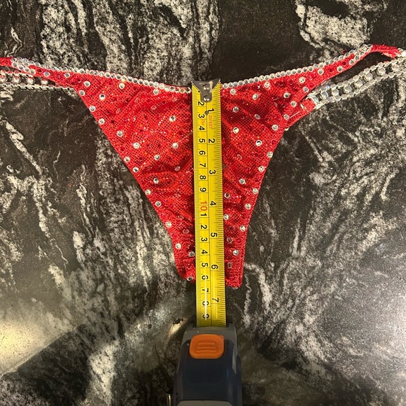 NPC Bodybuilding Competition Bikini - Picture 13 of 16